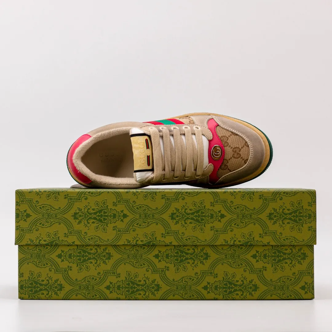 Factory price 580 [Higher version] GUCCI casual sports distressed small dirty shoes, polished cowhide fabric, hand-made distressed effect!  Original terry cloth, delicate, soft, comfortable and breathable. Privately molded steel-stamped two-color original TPU outsole (lower layer is wider, upper layer is narrower) to differentiate the wrong version of the outsole in the market. Fabric, material, outsole, detail comparison SIZE: 34-41, 38-45 regular size (women's 34, 41, men's 38, 45 customized, non-returnable and non-exchangeable) (women's colors and men's models need to be customized)